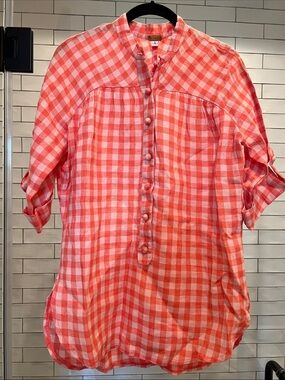 Adorable linen gingham top